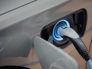 Découvrez nos bornes de recharge pour voitures électriques, Oger Énergies